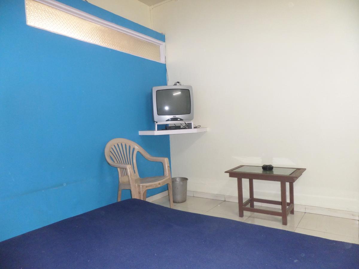 Vrindavan Lodge Solapur Eksteriør bilde