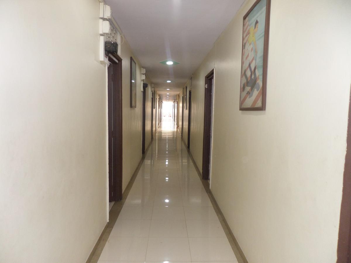 Vrindavan Lodge Solapur Eksteriør bilde